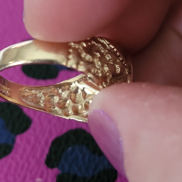 Signet mens initial "M" 10 kt. gold nugget ring - Picture 10 of 17